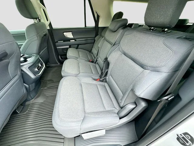 New 2026 Oxford White Ford Active image 17