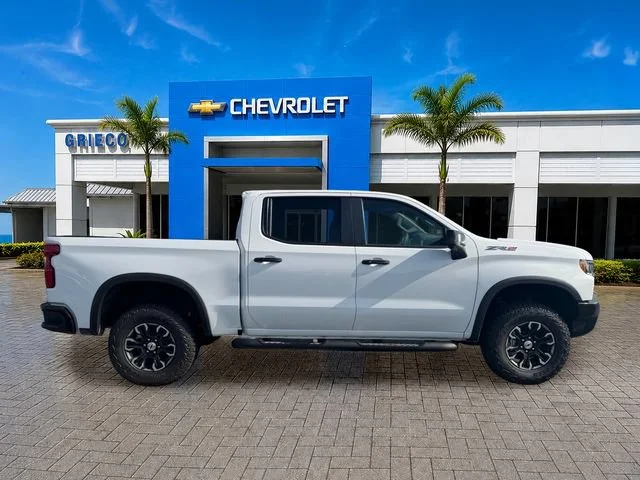 New 2026 Summit White Chevrolet ZR2 image 6