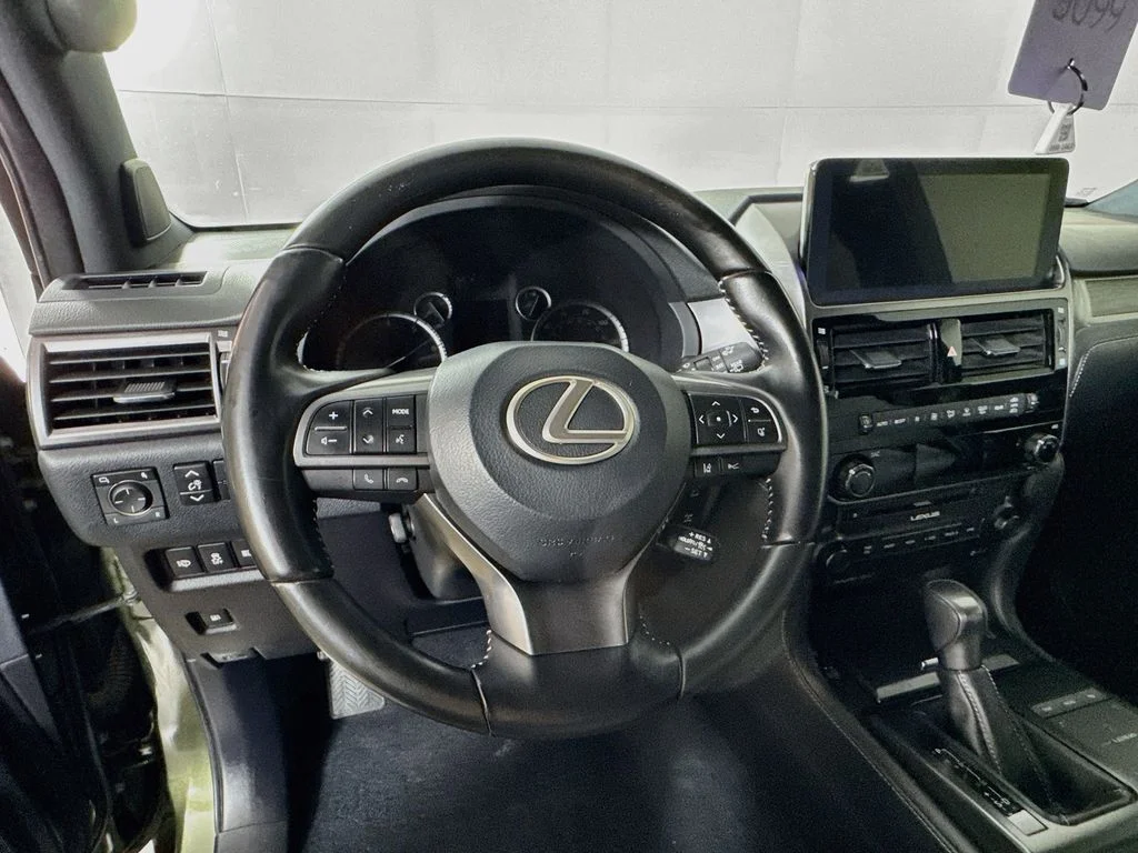 Used 2023 Green Lexus 460 image 11