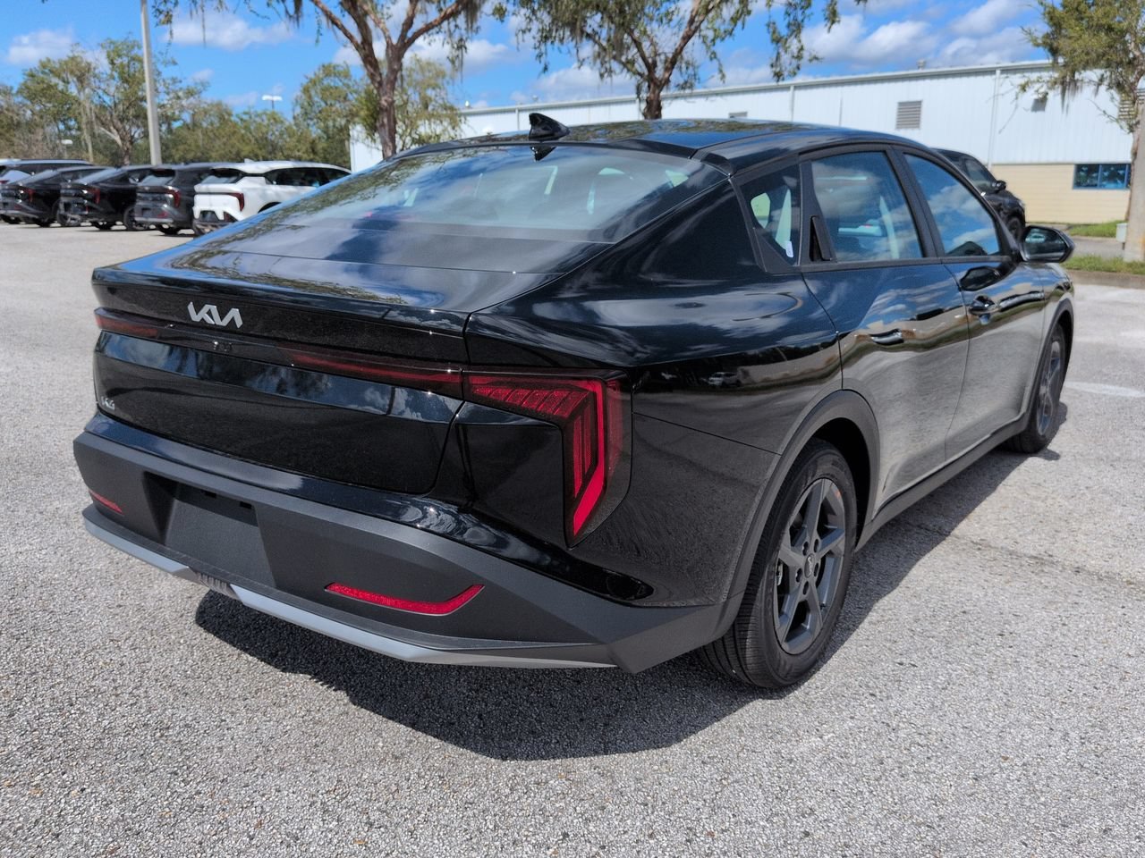 New 2027 Aurora Black Pearl Kia LXS image 5