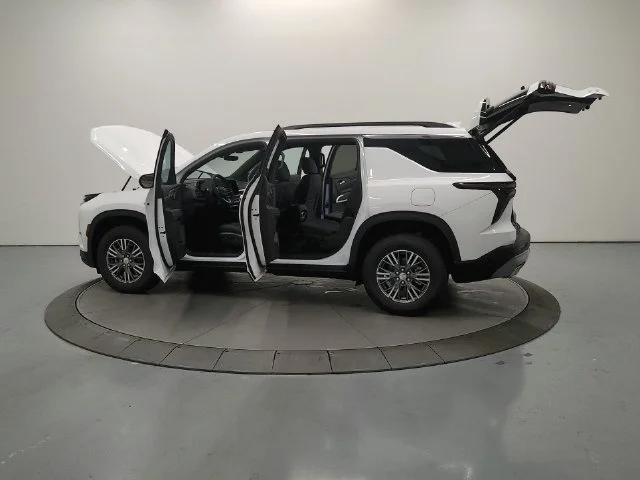 2027 Chevrolet Traverse LT - Photo 42
