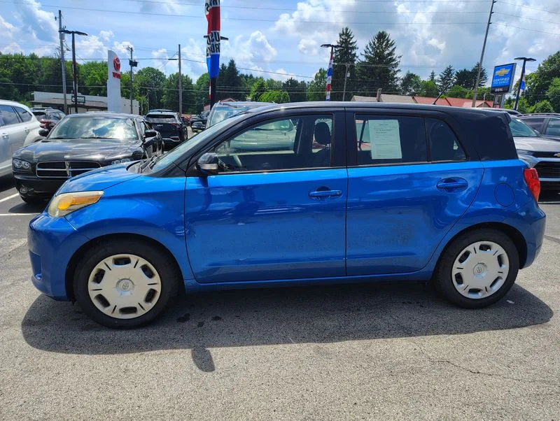 Used 2013 Blue Scion Base image 6