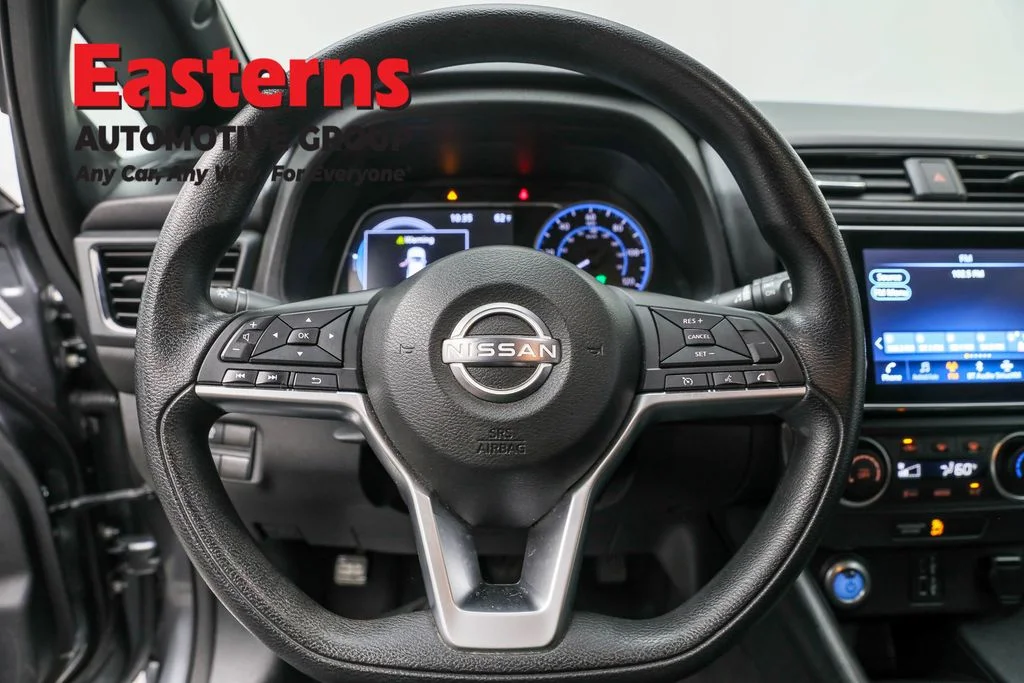 Used 2023 Gray Nissan S image 10