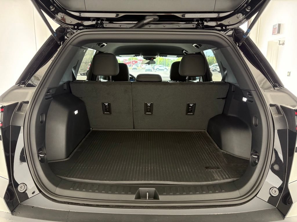 2027 Chevrolet Equinox LT - Photo 34