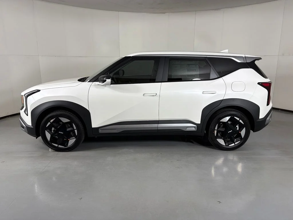 New 2027 Snow White Pearl Kia EX image 5