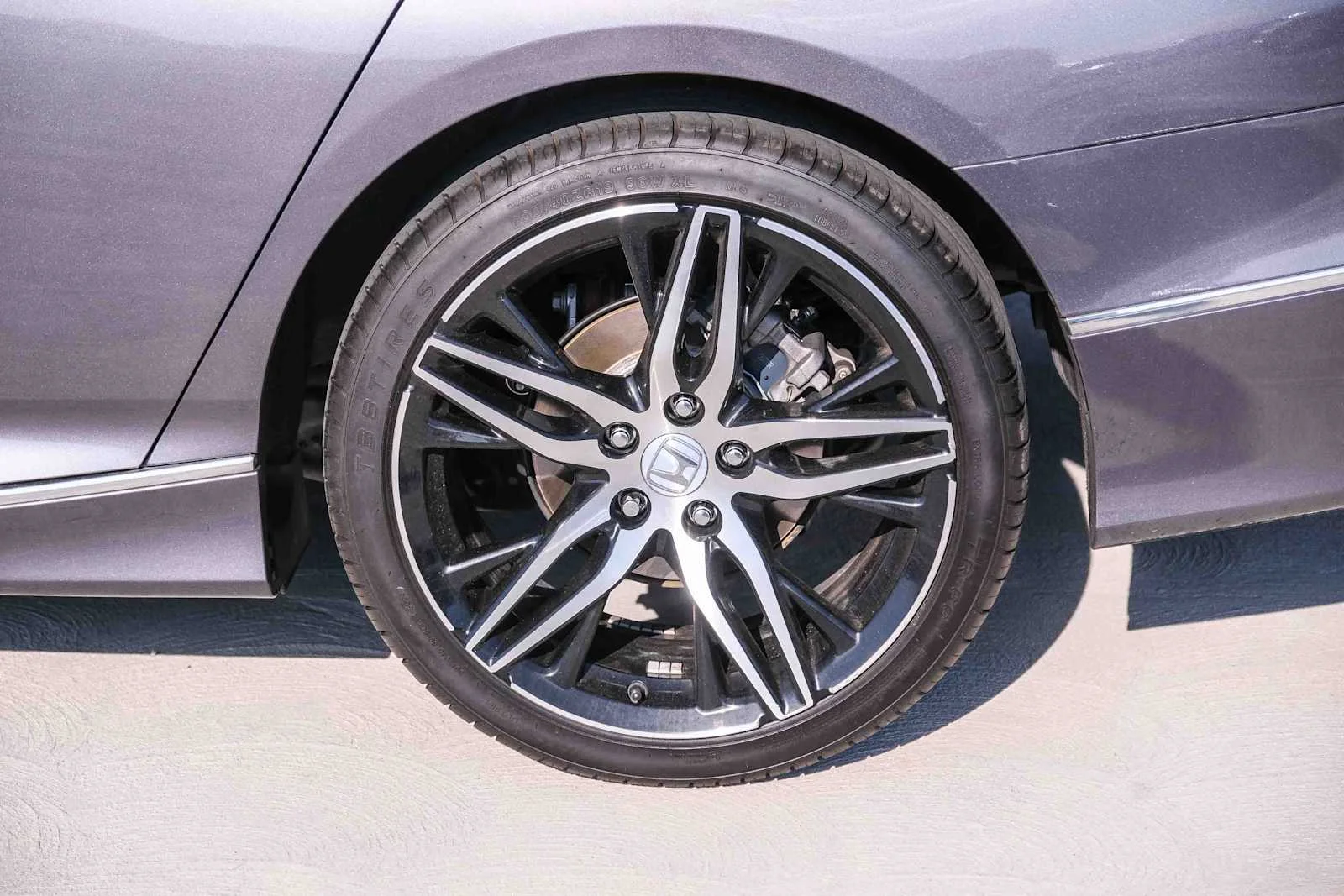 Used 2022 Modern Steel Metallic Honda Touring image 9