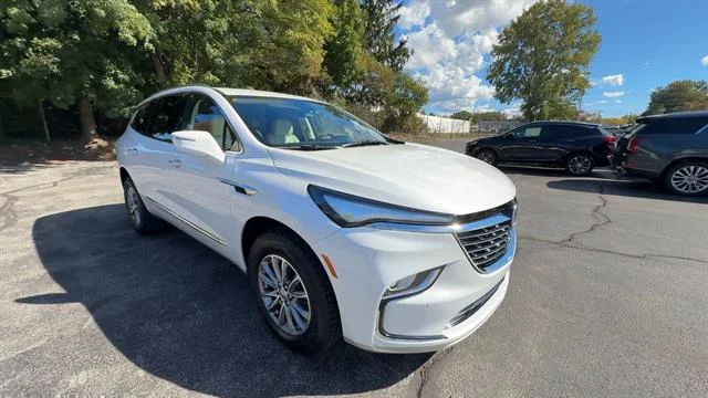Used 2024 White Frost Tricoat Buick Essence image 34