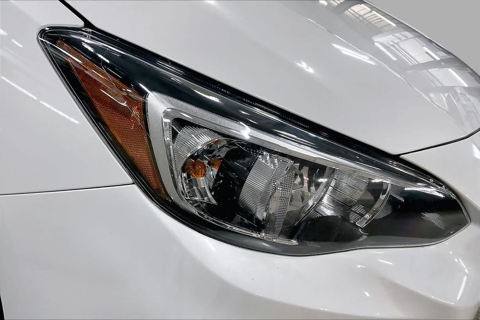 Used 2019 Crystal White Pearl Subaru  image 27