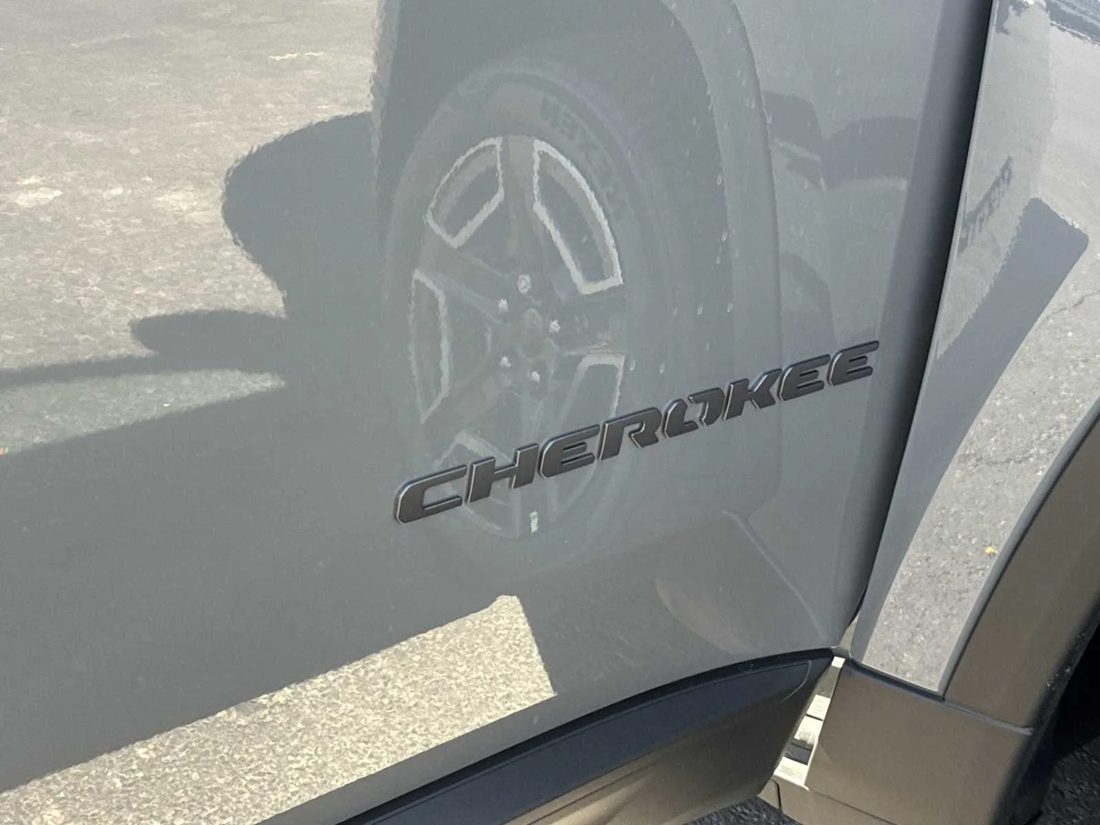 New 2026 Sting-Gray Clear-Coat Exterior Paint Jeep Laredo image 11