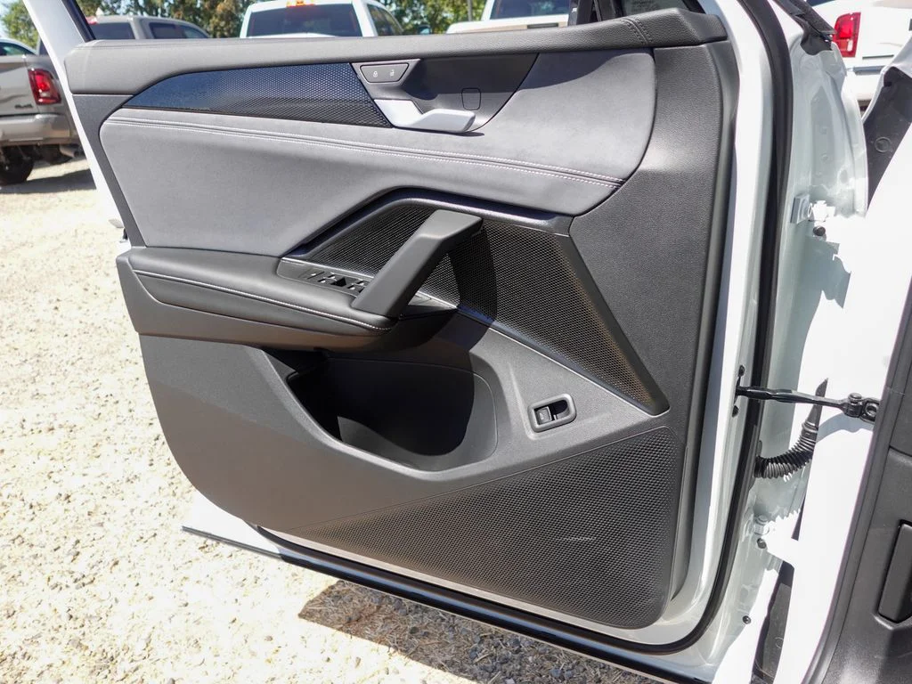 New 2026 Opal White w/Deep Black Roof Volkswagen 2.0T SE R-Line Black image 17
