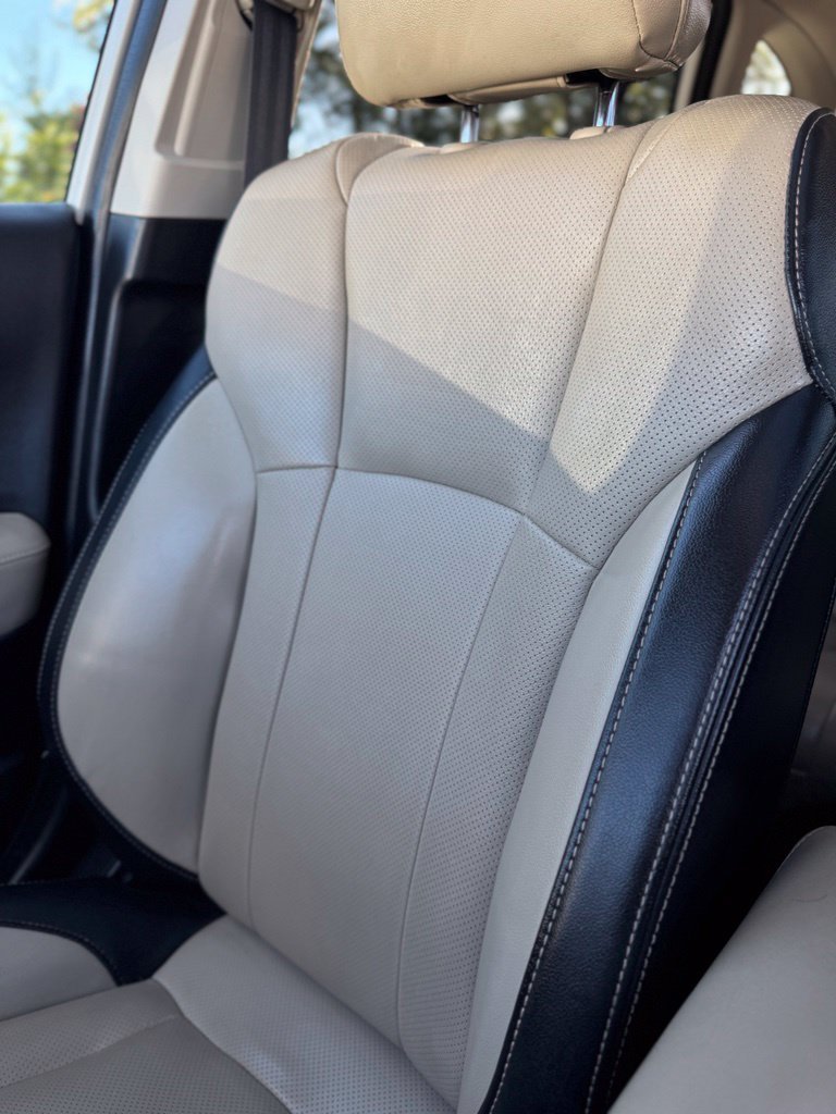 Used 2021 Crystal White Pearl Subaru Limited image 31