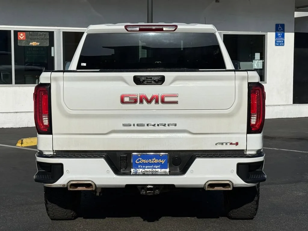 Used 2025 Summit White GMC AT4 image 8
