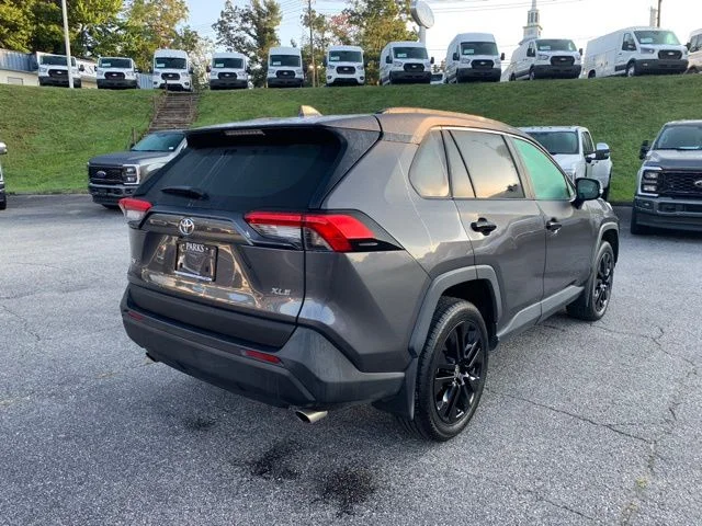 Used 2024 Gray Toyota XLE Premium image 9