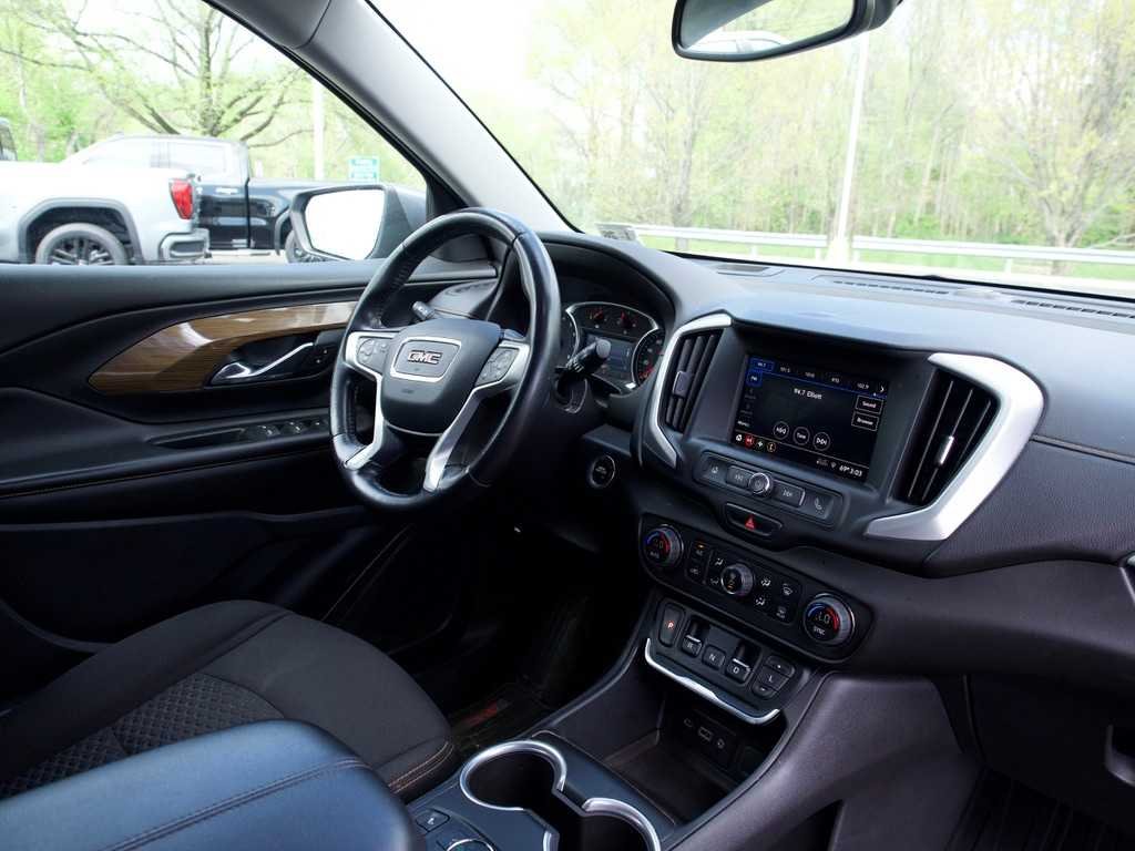 Used 2021 Satin Steel Metallic GMC SLE image 18