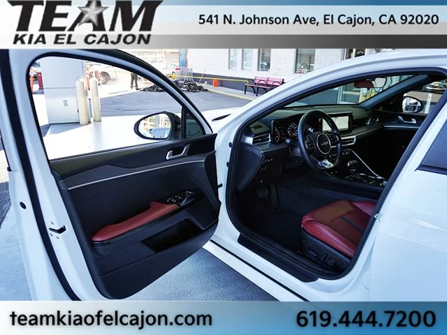 Used 2024 White Kia GT-Line image 39