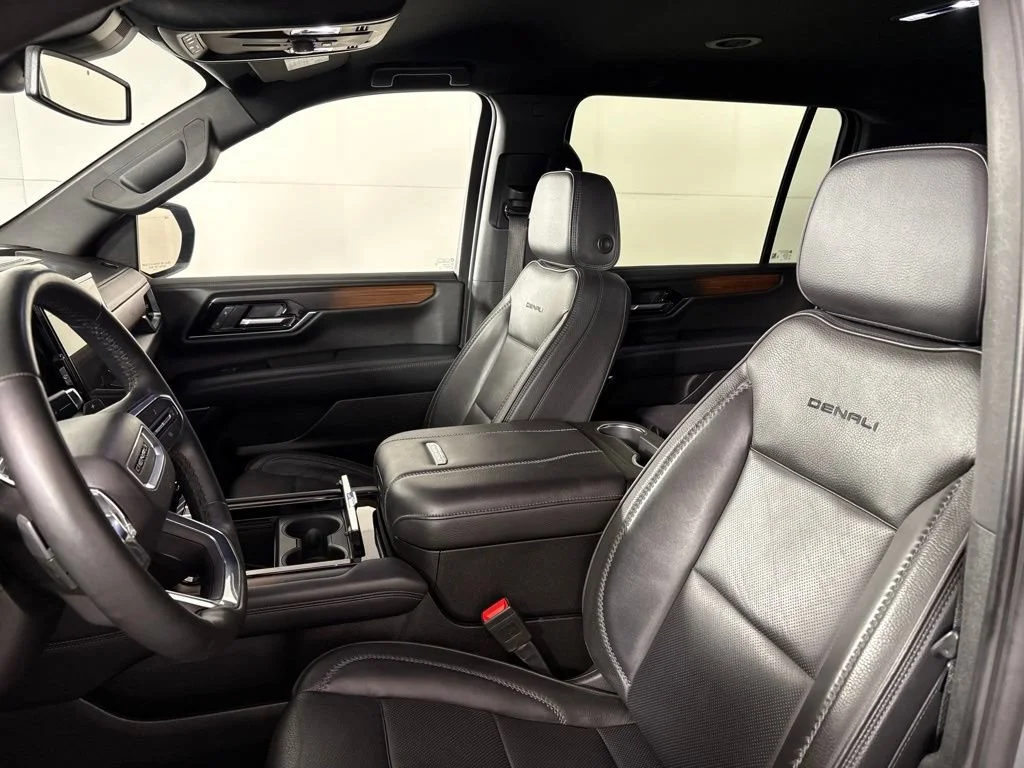 Used 2025 Sterling Metallic GMC Denali image 37