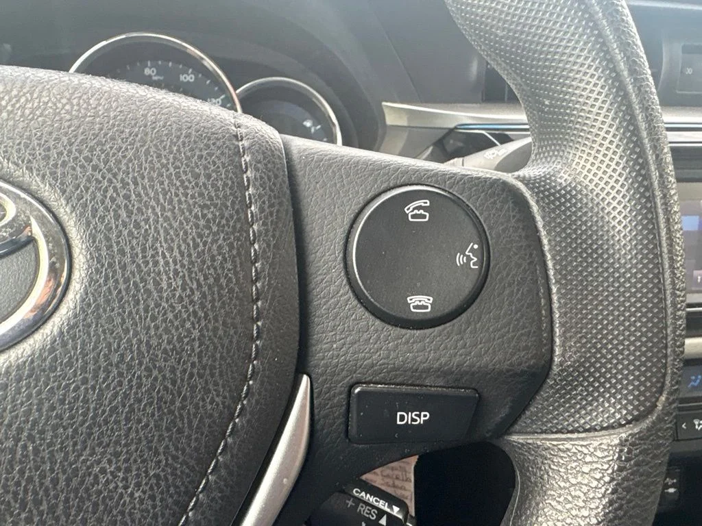Used 2016 Silver Toyota LE image 15