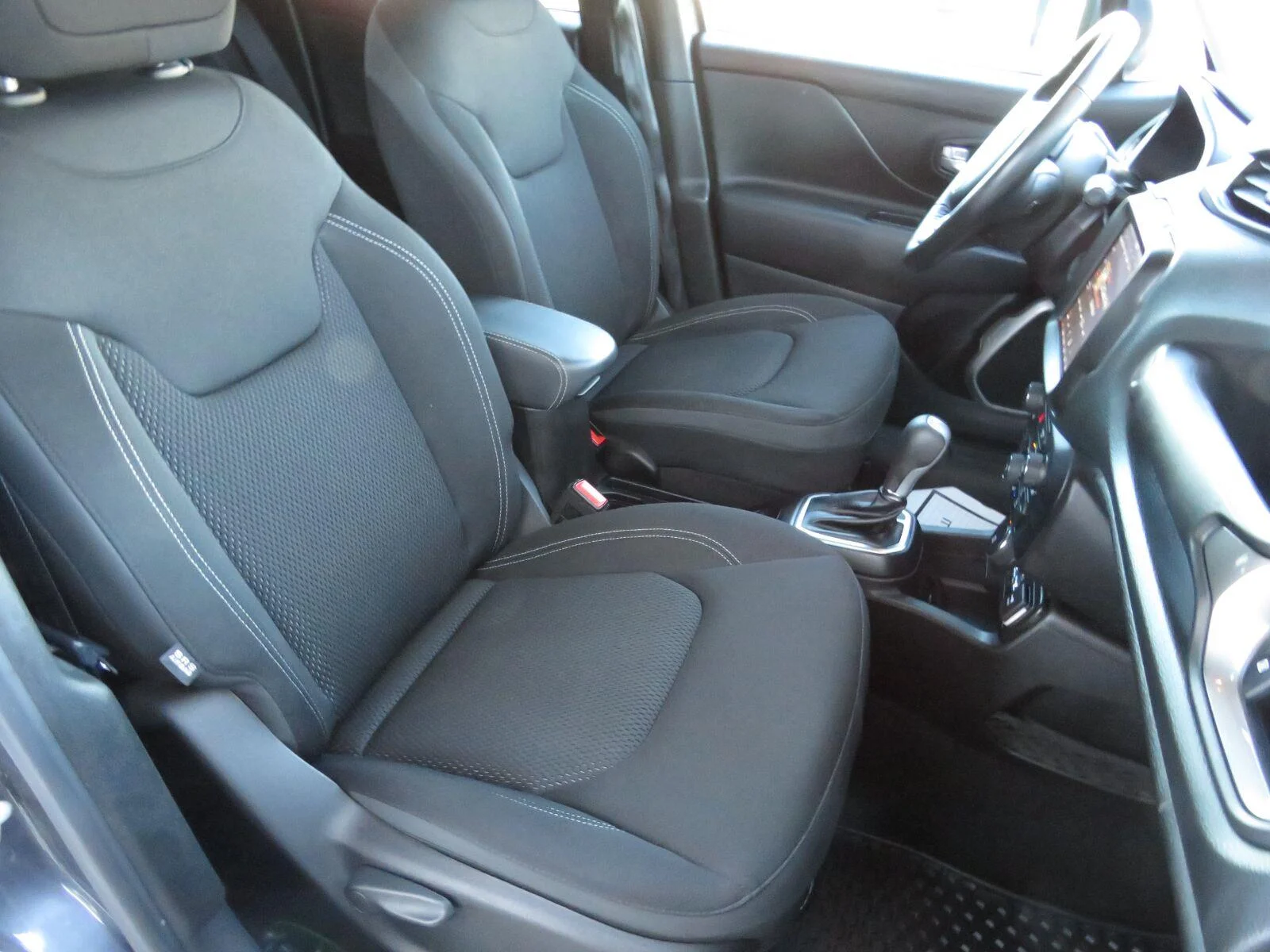 Used 2023 Graphite Gray Jeep Latitude image 25