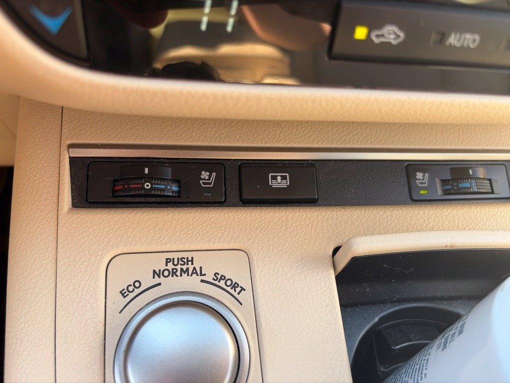 Used 2013 Red Lexus 350 image 41