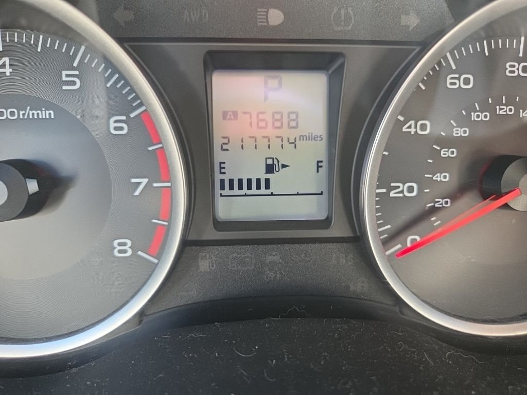 Used 2015 White Subaru 2.5i Premium image 14