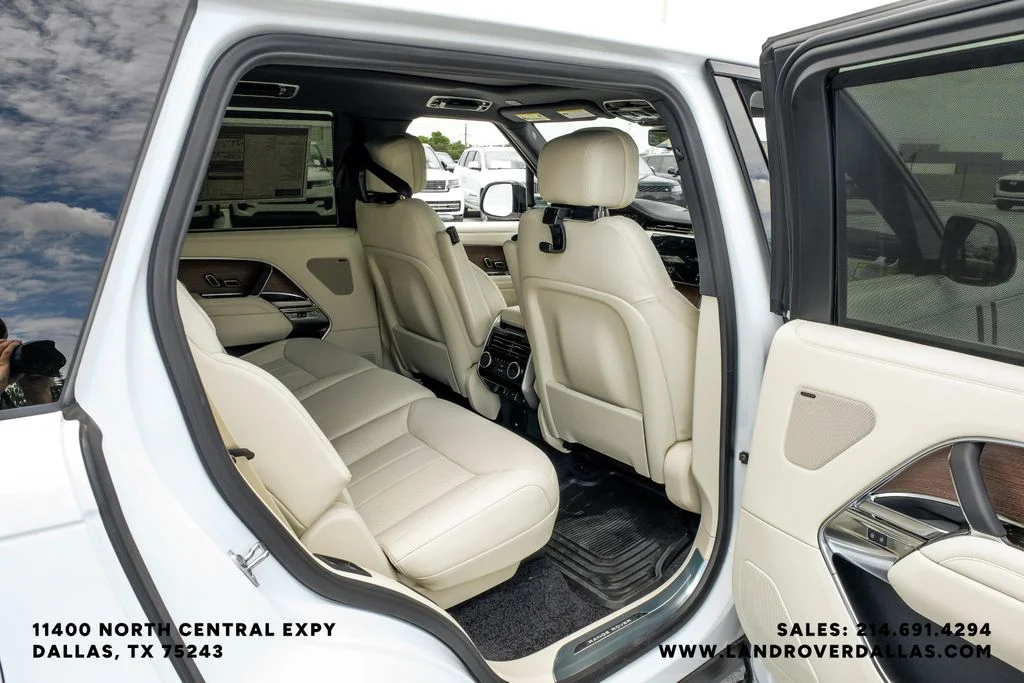 New 2026 Fuji White Land Rover SE image 43
