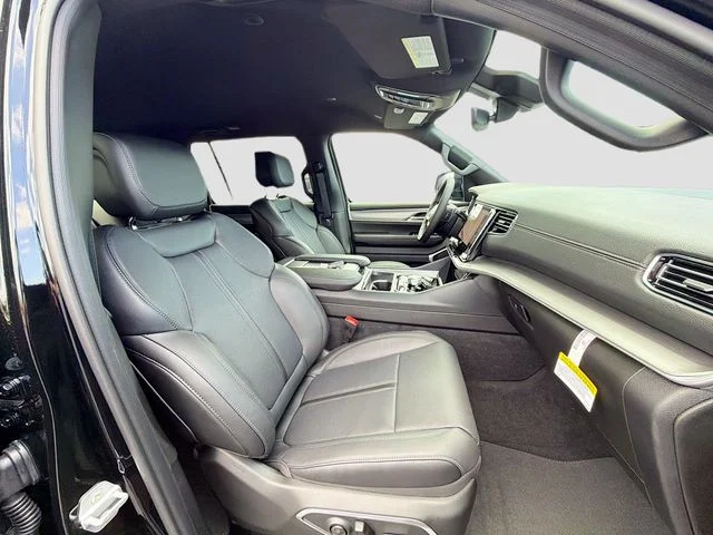 New 2026 High Gloss Black Jeep Limited Altitude image 28