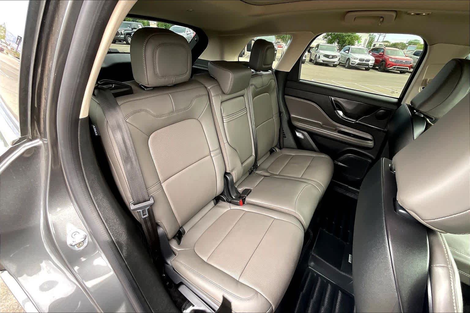 Used 2024 Asher Gray Metallic Clearcoat Lincoln Grand Touring image 18