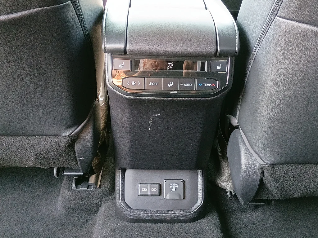 Used 2023 Celestial Silver Metallic Toyota Platinum image 18