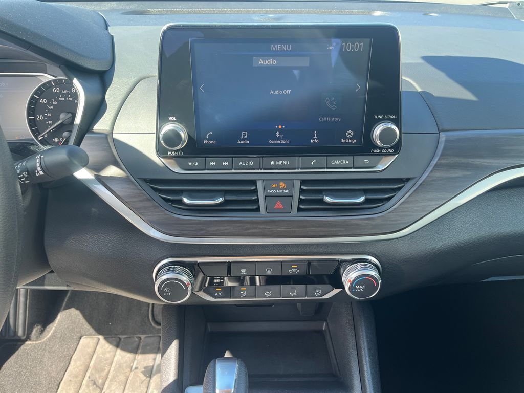 2025 Nissan Altima SV - Photo 17