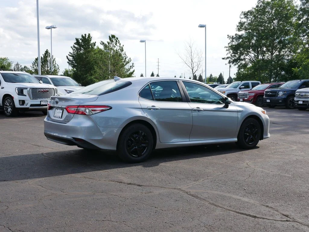 Used 2020 Silver Toyota LE image 5