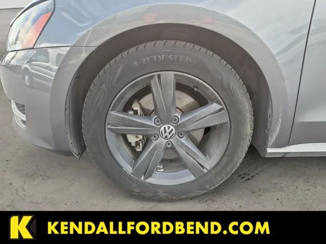 Used 2013 Gray Volkswagen 2.5 SE image 9