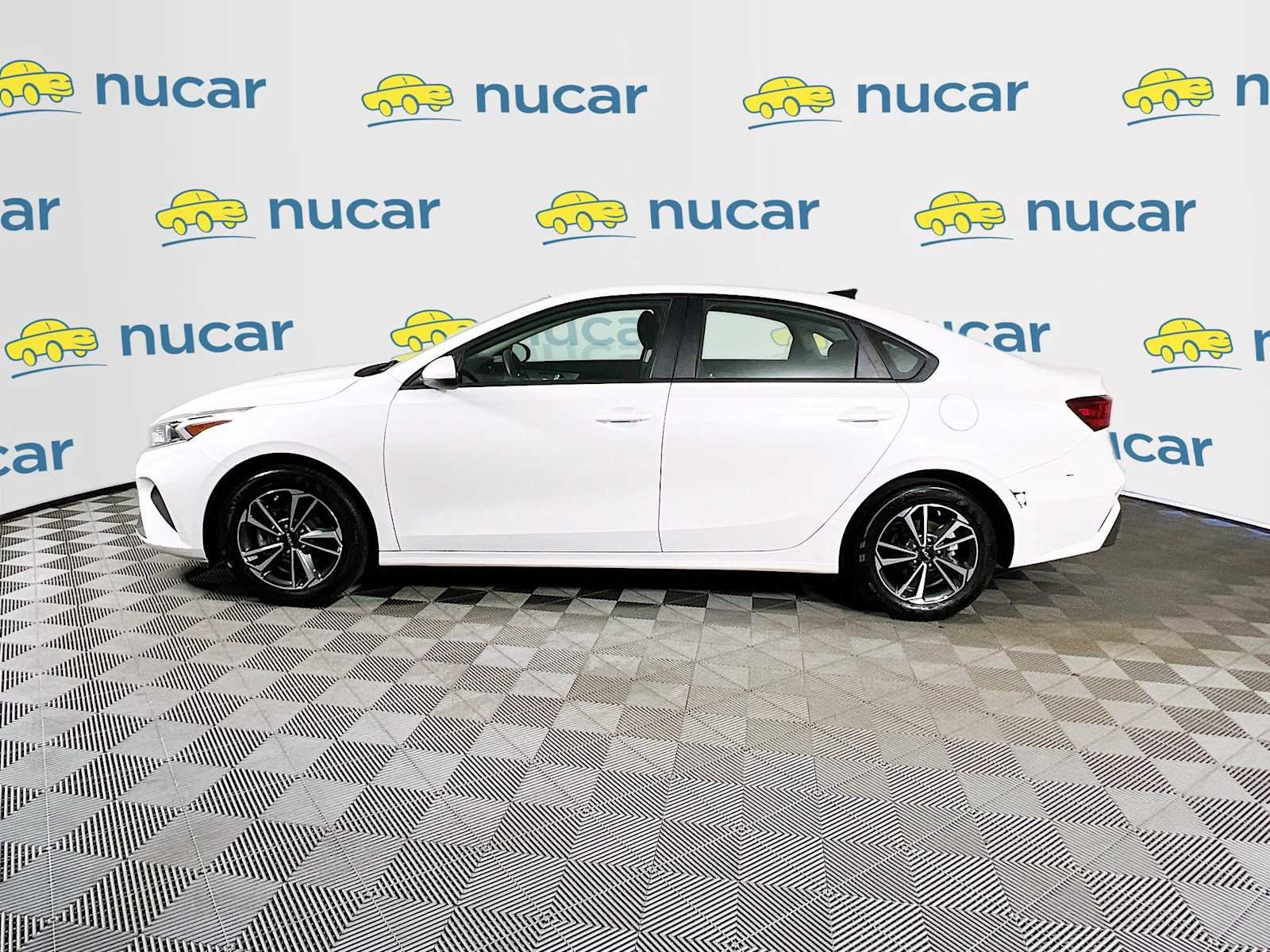 Used 2024 Snow White Pearl Kia LXS image 4