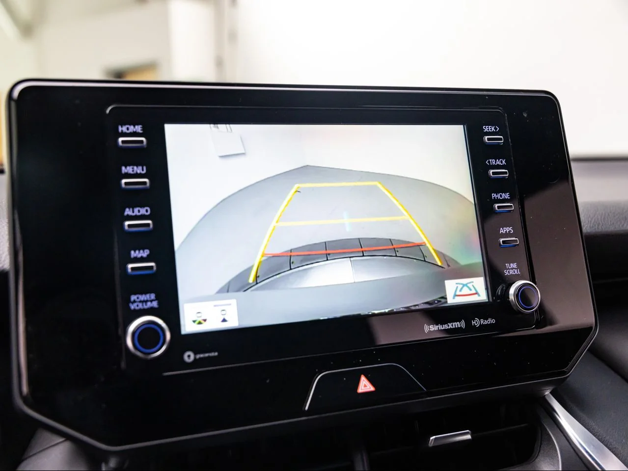 Used 2022 Titanium Glow Toyota XLE image 27