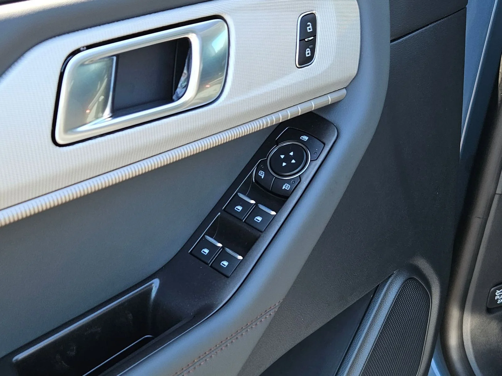 New 2026 Vapor Blue Metallic Ford Active image 12