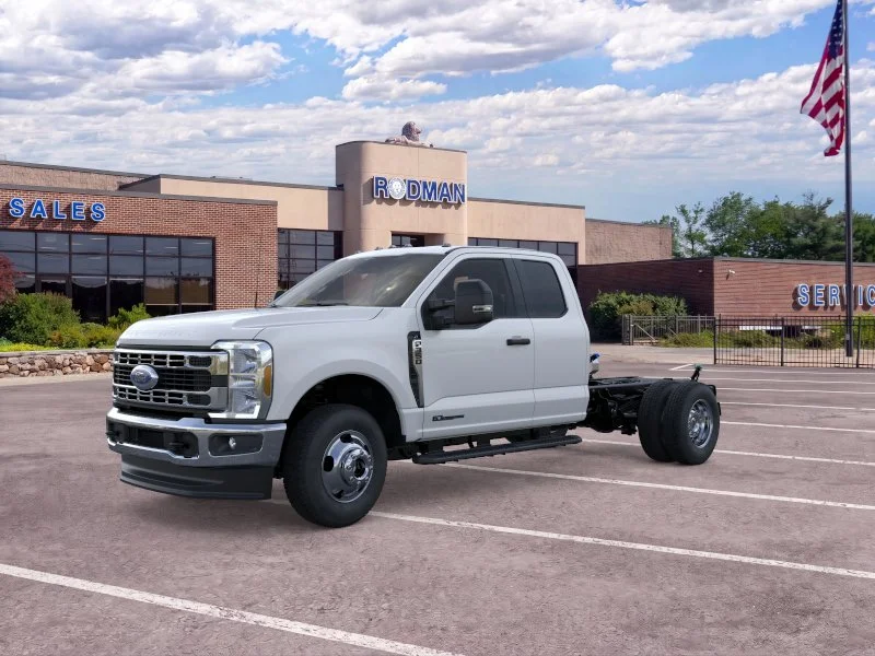 New 2026 Oxford White Ford F-350® XL image 32
