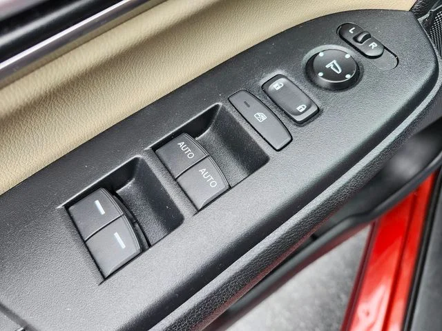 Used 2018 Orange Honda EX-L image 37