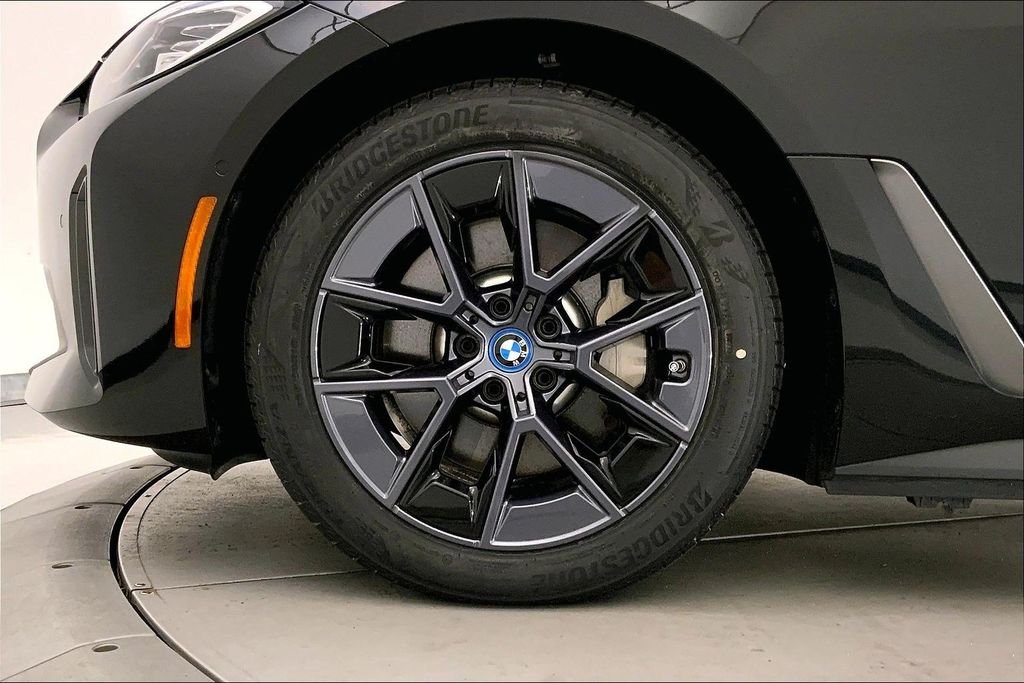Used 2023 Black Sapphire Metallic BMW  image 8