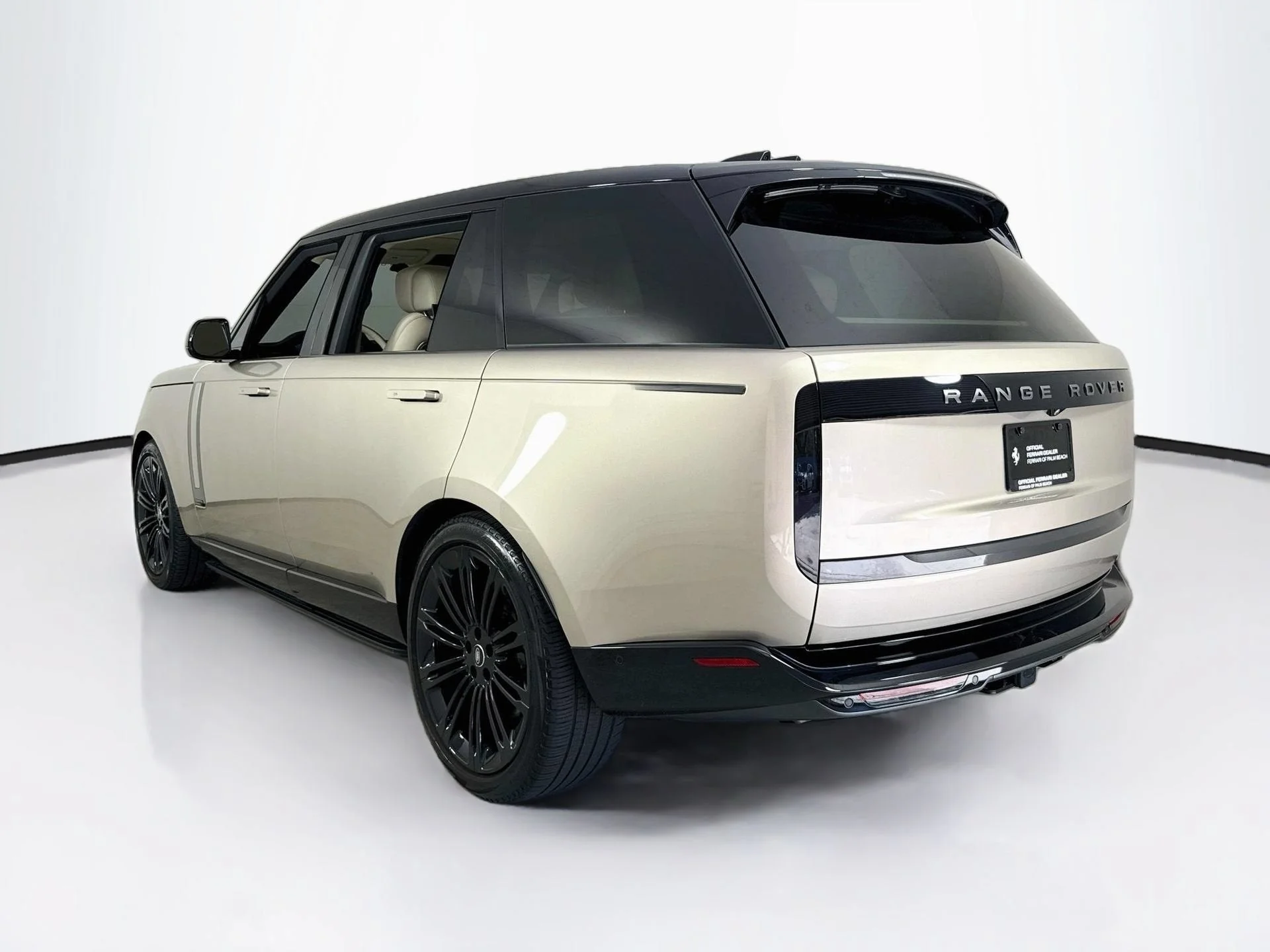 Used 2024 Batumi Gold Premium Metallic Land Rover Autobiography image 5