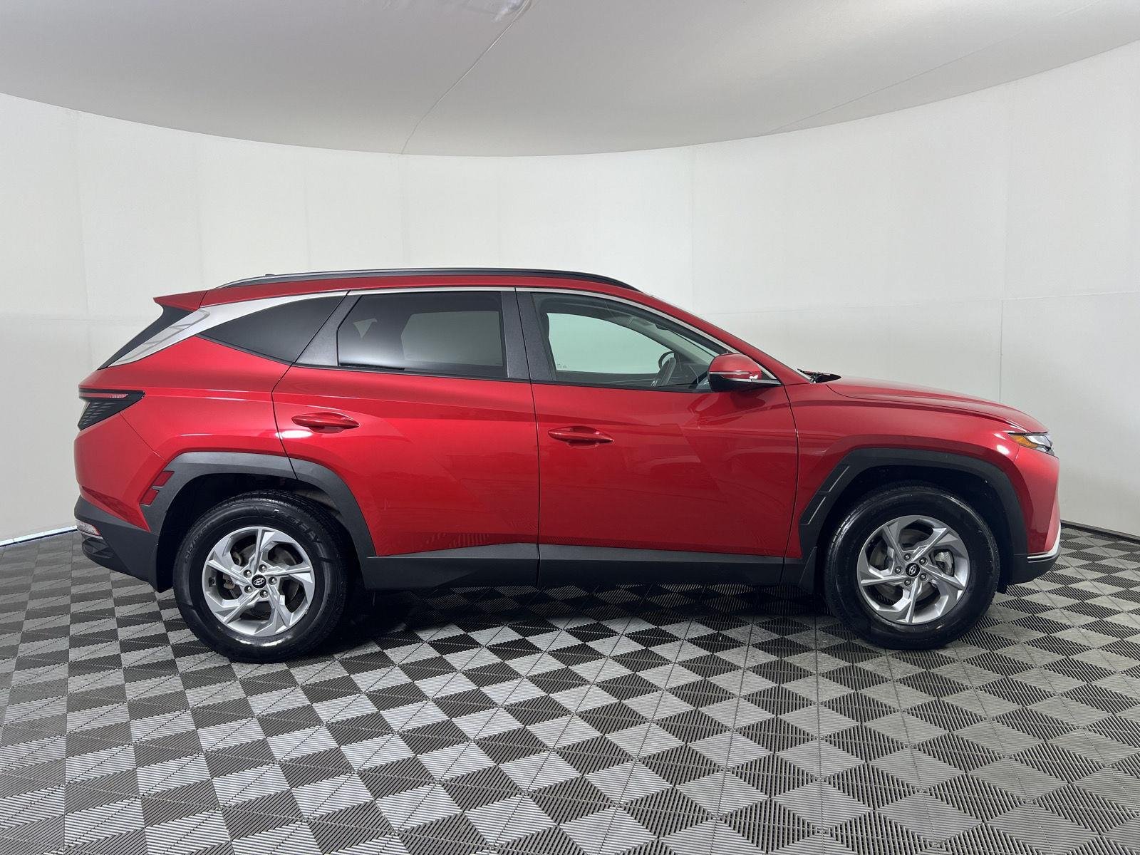 Used 2023 Calypso Red Hyundai SEL image 23