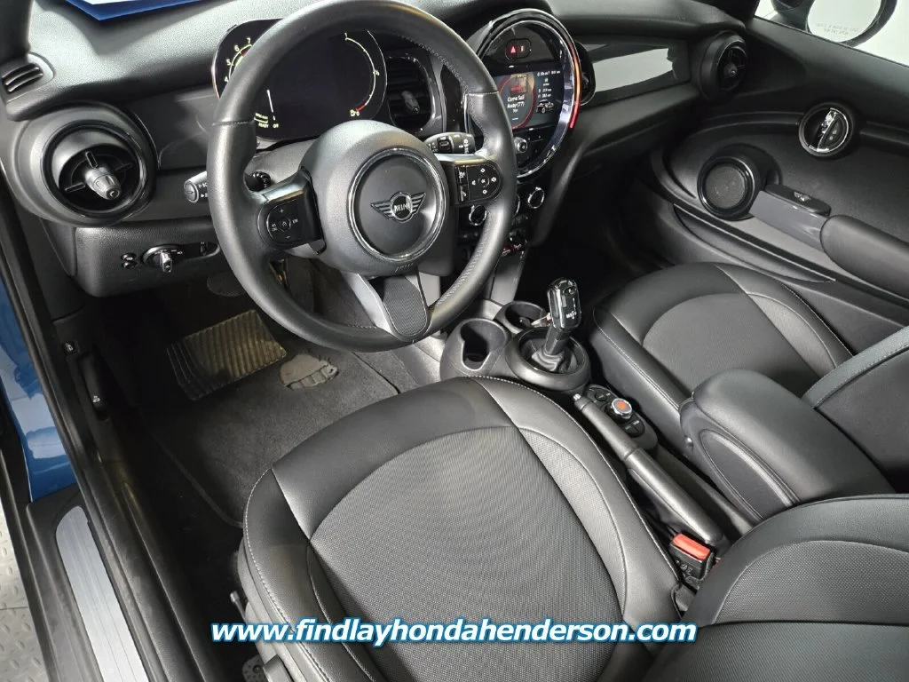 Used 2022 Island Blue Metallic MINI Oxford Edition image 17