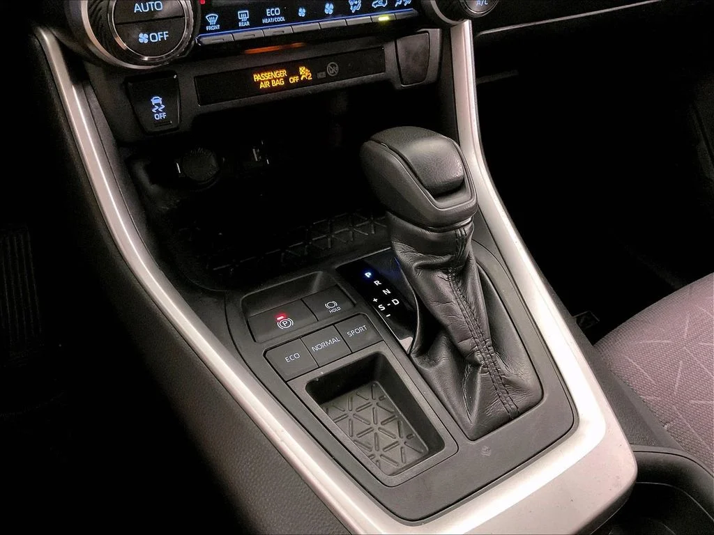 Used 2019 Black Toyota XLE image 36