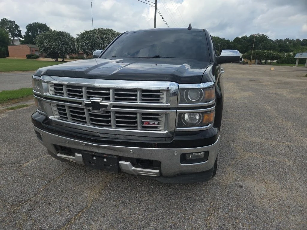 Used 2015 Black Chevrolet LTZ image 2