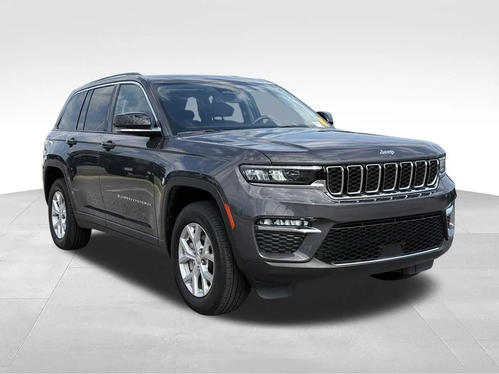 Used 2023 Gray Jeep Limited image 29