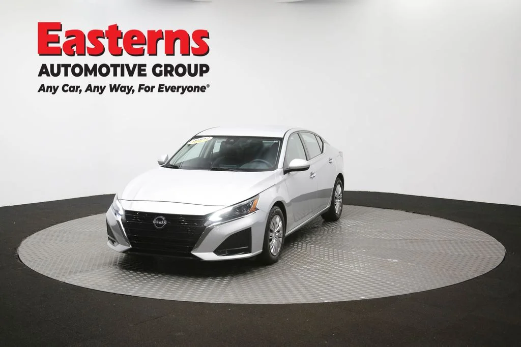 Used 2023 Silver Nissan 2.5 S image 52