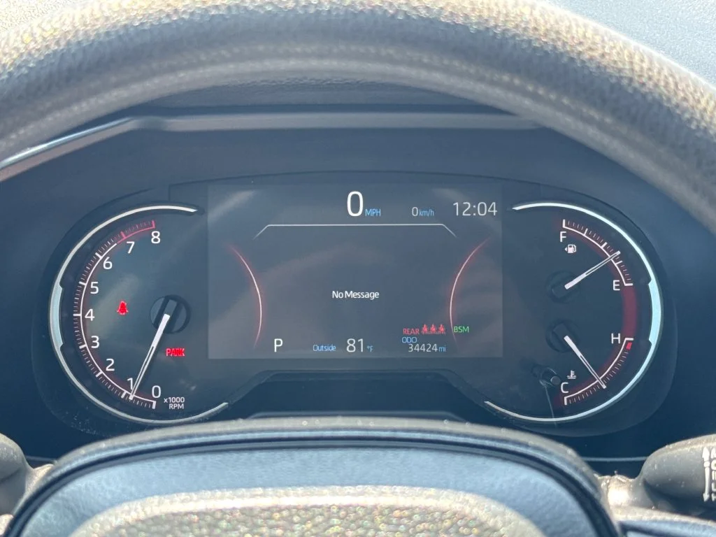 Used 2025 Silver Toyota XLE image 17