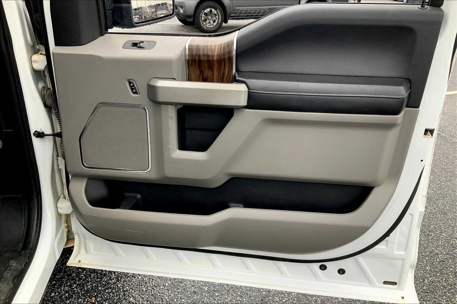 Used 2018 Oxford White Ford LARIAT image 20
