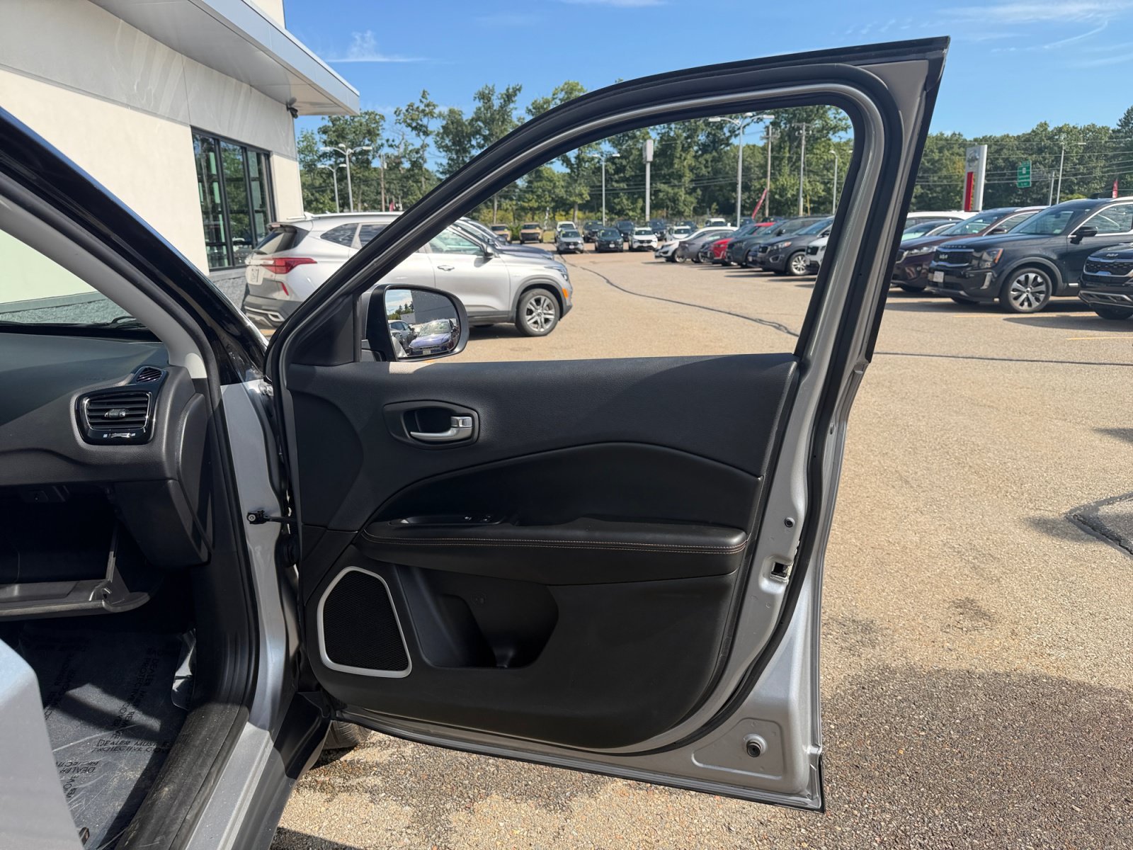 Used 2018 Billet Silver Metallic Clearcoat Jeep Limited image 33