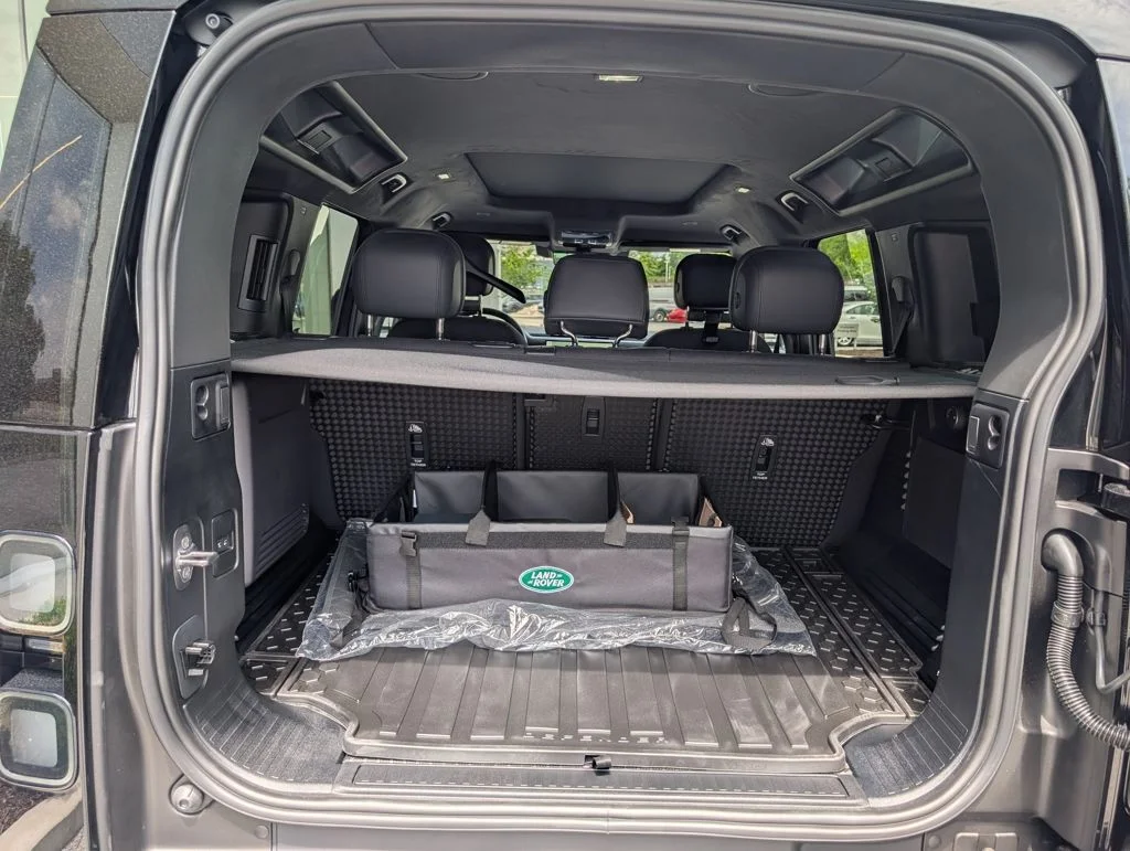 New 2026 Santorini Black Land Rover V8 image 26