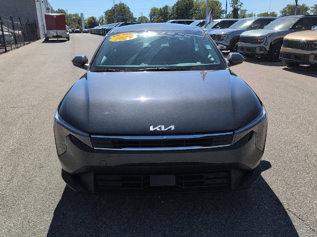 Certified Used 2025 Gray Kia LXS image 3