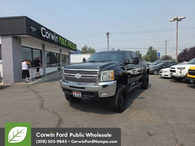 Used 2009 Black Chevrolet LTZ image 3